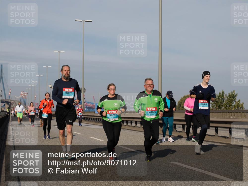 03.10.2025 - Köhlbrandbrückenlauf Fabian Wolf http://msf.ph/oto/9071012 03.10.2025 10:12:55 Position 3 2595, 2011, 2020, 2596 meine-sportfotos.de