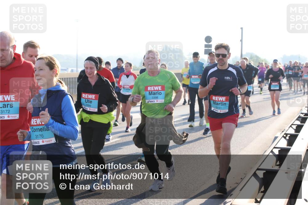 03.10.2025 - Köhlbrandbrückenlauf Lena Gebhardt http://msf.ph/oto/9071014 03.10.2025 09:24:32 Position 1 3172, 3170, 3399, 3398, 3151 meine-sportfotos.de