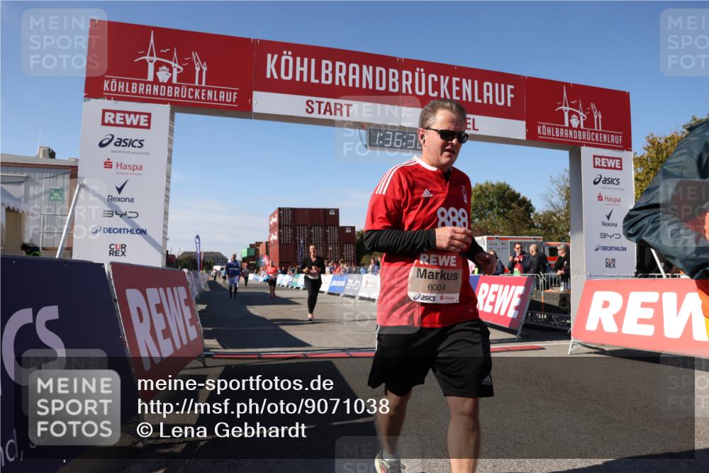 03.10.2025 - Köhlbrandbrückenlauf Lena Gebhardt http://msf.ph/oto/9071038 03.10.2025 13:36:31 Ziel 4735, 5199, 5278, 6003, 6004 meine-sportfotos.de