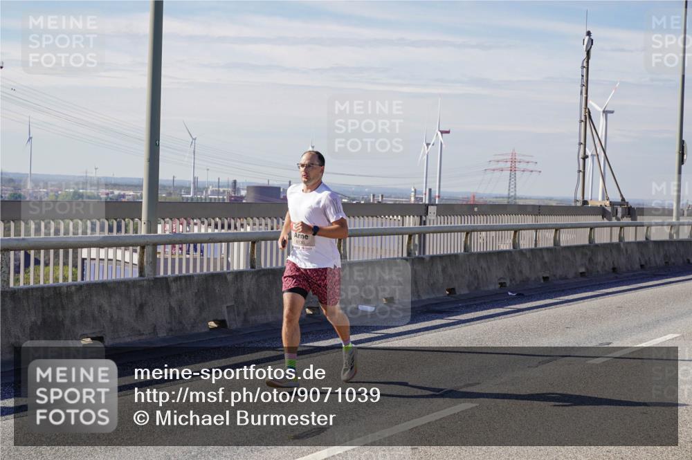03.10.2025 - Köhlbrandbrückenlauf Michael Burmester http://msf.ph/oto/9071039 03.10.2025 12:35:46 Position 2 6130 meine-sportfotos.de