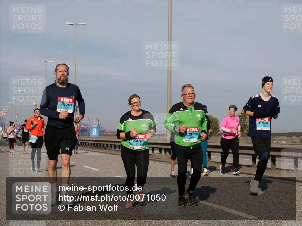 03.10.2025 - Köhlbrandbrückenlauf Fabian Wolf http://msf.ph/oto/9071050 03.10.2025 10:12:55 Position 3 2595, 3, 2011, 2020, 2596 meine-sportfotos.de
