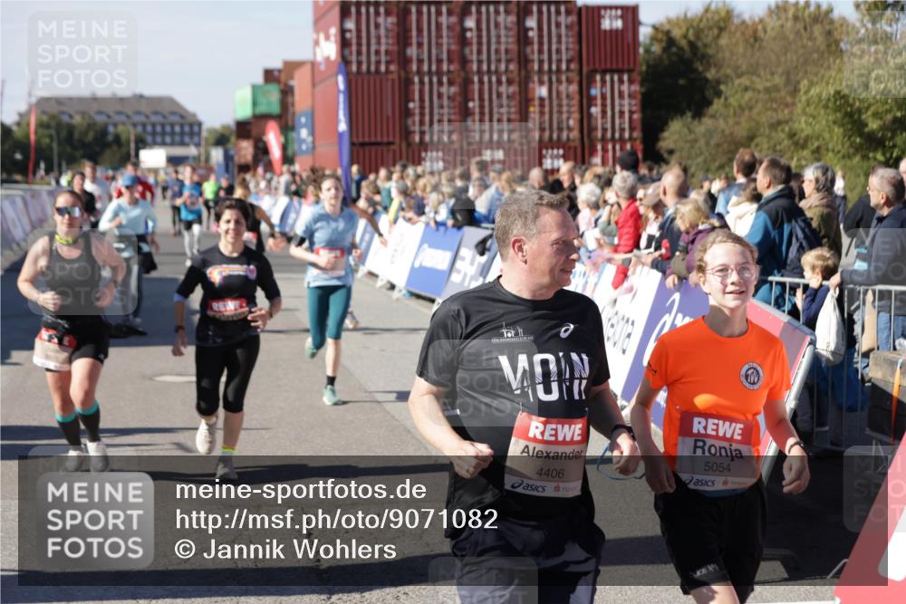 03.10.2025 - Köhlbrandbrückenlauf Jannik Wohlers http://msf.ph/oto/9071082 03.10.2025 13:14:56 Ziel 4202, 4224, 4232, 4406, 4533, 4784, 4890, 5054, 5173, 5525, 5535, 5711, 5737, 5760, 5761, 5814, 6017, 6128, 6129, 6293, 6344, 6454, 6815 meine-sportfotos.de