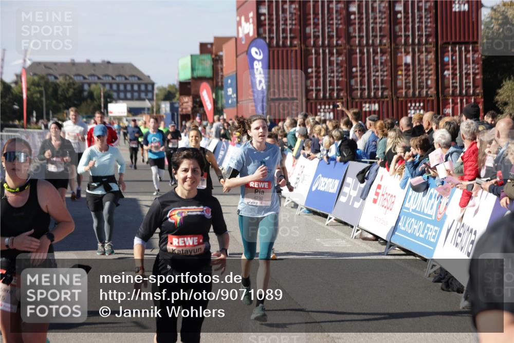 03.10.2025 - Köhlbrandbrückenlauf Jannik Wohlers http://msf.ph/oto/9071089 03.10.2025 13:14:57 Ziel 4202, 4224, 4232, 4282, 4406, 4533, 4784, 4890, 5054, 5173, 5525, 5535, 5737, 5760, 5761, 5814, 6017, 6128, 6129, 6293, 6344, 6454, 6815 meine-sportfotos.de
