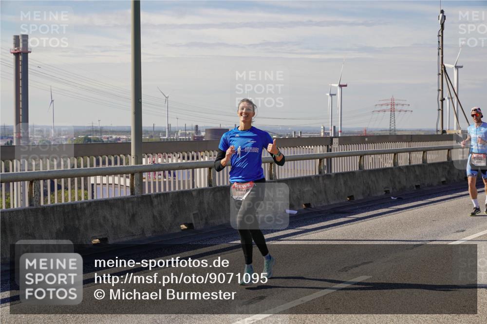 03.10.2025 - Köhlbrandbrückenlauf Michael Burmester http://msf.ph/oto/9071095 03.10.2025 12:35:55 Position 2 64 meine-sportfotos.de