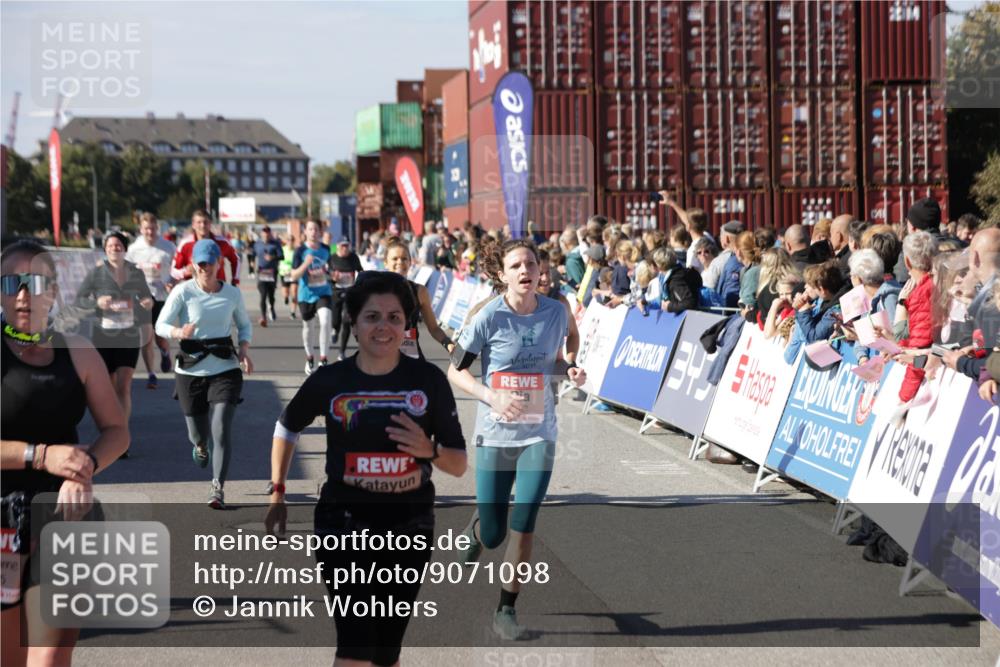03.10.2025 - Köhlbrandbrückenlauf Jannik Wohlers http://msf.ph/oto/9071098 03.10.2025 13:14:57 Ziel 4202, 4224, 4232, 4282, 4406, 4533, 4784, 4890, 5054, 5173, 5525, 5535, 5737, 5760, 5761, 5814, 6017, 6128, 6129, 6293, 6344, 6454, 6815 meine-sportfotos.de
