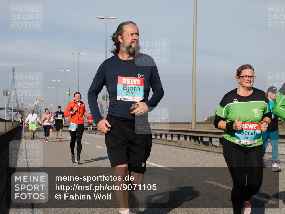 03.10.2025 - Köhlbrandbrückenlauf Fabian Wolf http://msf.ph/oto/9071105 03.10.2025 10:12:57 Position 3 2595, 2011 meine-sportfotos.de