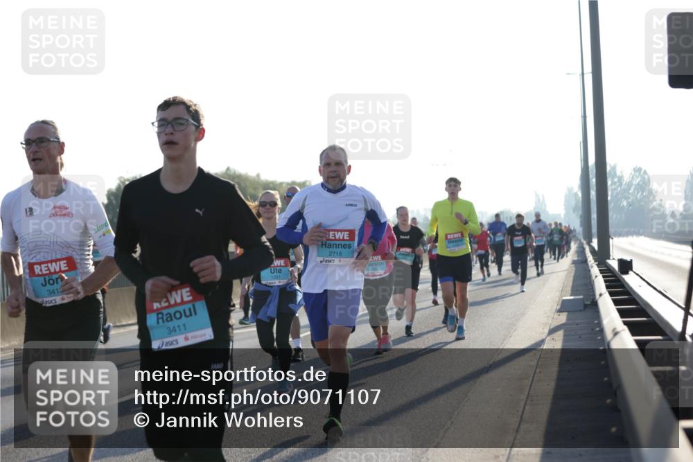 03.10.2025 - Köhlbrandbrückenlauf Jannik Wohlers http://msf.ph/oto/9071107 03.10.2025 09:17:46 Position 3 3412, 3411, 2716, 1331 meine-sportfotos.de