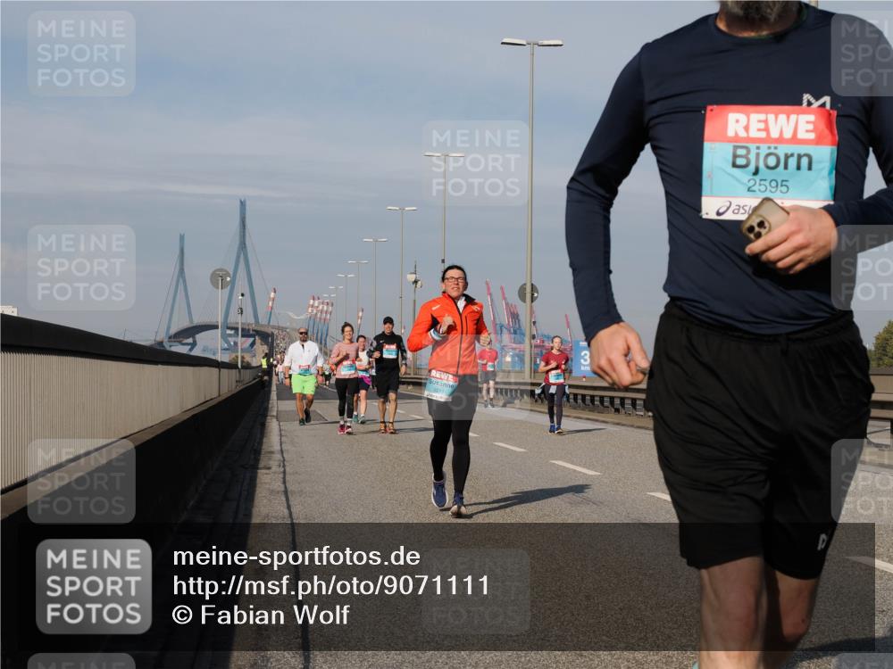 03.10.2025 - Köhlbrandbrückenlauf Fabian Wolf http://msf.ph/oto/9071111 03.10.2025 10:12:58 Position 3 2211, 2595 meine-sportfotos.de