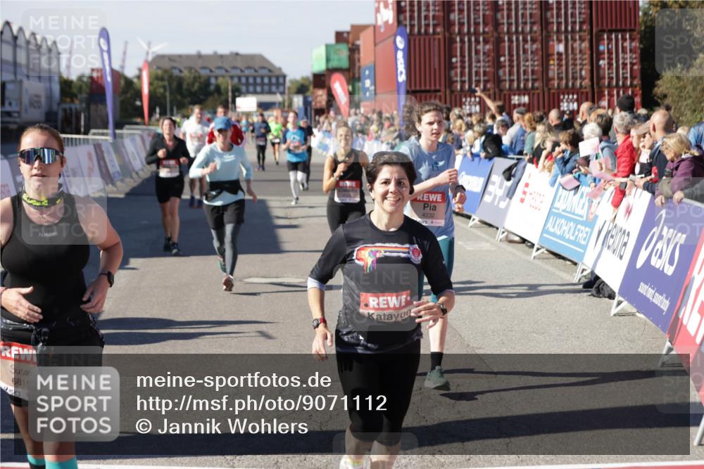 03.10.2025 - Köhlbrandbrückenlauf Jannik Wohlers http://msf.ph/oto/9071112 03.10.2025 13:14:58 Ziel 4224, 4232, 4244, 4282, 4406, 4784, 4890, 5054, 5173, 5525, 5535, 5737, 5760, 5761, 5814, 6017, 6128, 6129, 6293, 6344, 6454, 6815 meine-sportfotos.de