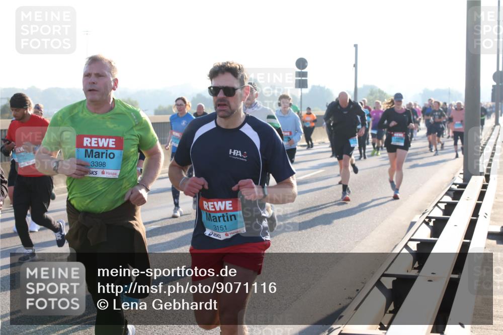 03.10.2025 - Köhlbrandbrückenlauf Lena Gebhardt http://msf.ph/oto/9071116 03.10.2025 09:24:33 Position 1 3398, 3151 meine-sportfotos.de