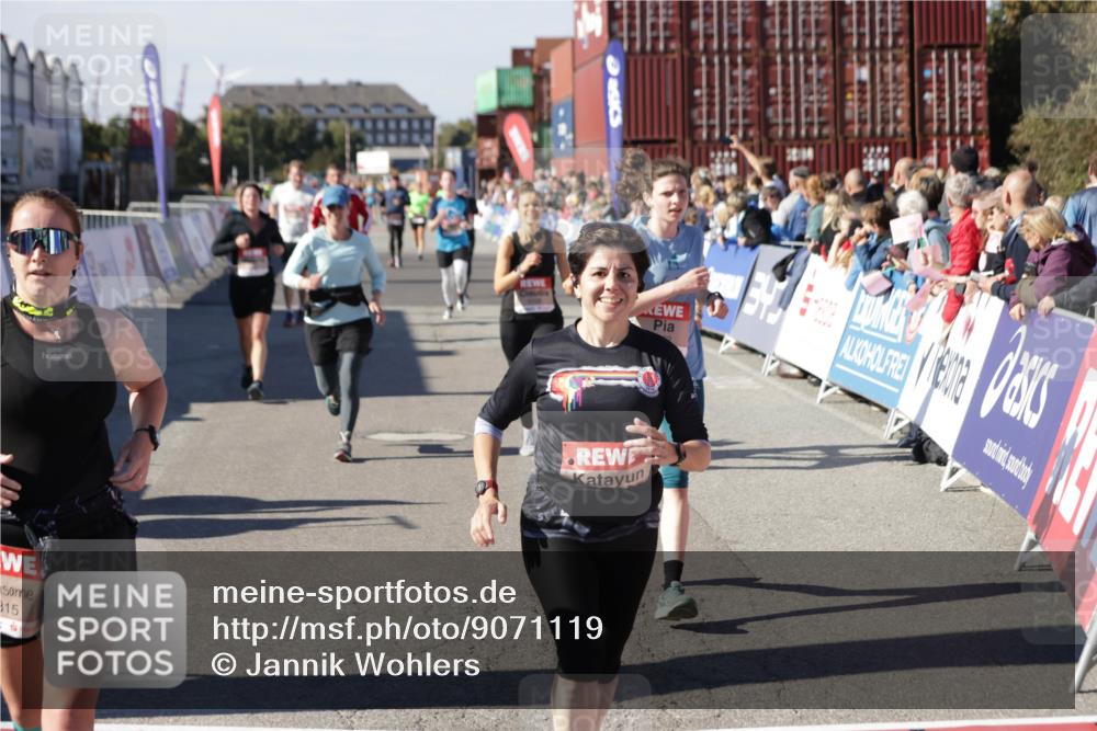 03.10.2025 - Köhlbrandbrückenlauf Jannik Wohlers http://msf.ph/oto/9071119 03.10.2025 13:14:58 Ziel 4224, 4232, 4244, 4282, 4406, 4784, 4890, 5054, 5173, 5525, 5535, 5737, 5760, 5761, 5814, 6017, 6128, 6129, 6293, 6344, 6454, 6815 meine-sportfotos.de