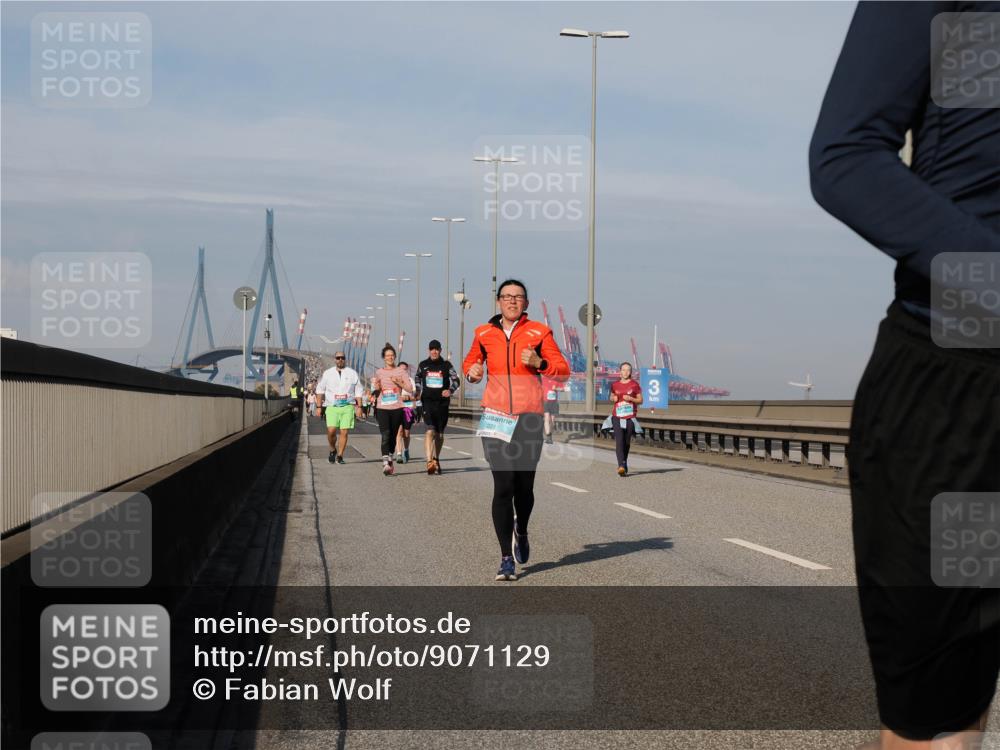 03.10.2025 - Köhlbrandbrückenlauf Fabian Wolf http://msf.ph/oto/9071129 03.10.2025 10:12:58 Position 3 2211, 3 meine-sportfotos.de