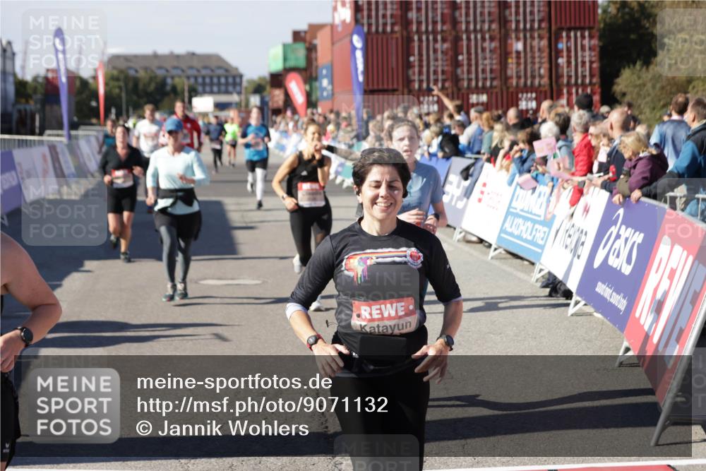 03.10.2025 - Köhlbrandbrückenlauf Jannik Wohlers http://msf.ph/oto/9071132 03.10.2025 13:14:58 Ziel 4224, 4232, 4244, 4282, 4406, 4784, 4890, 5054, 5173, 5525, 5535, 5737, 5760, 5761, 5814, 6017, 6128, 6129, 6293, 6344, 6454, 6815 meine-sportfotos.de