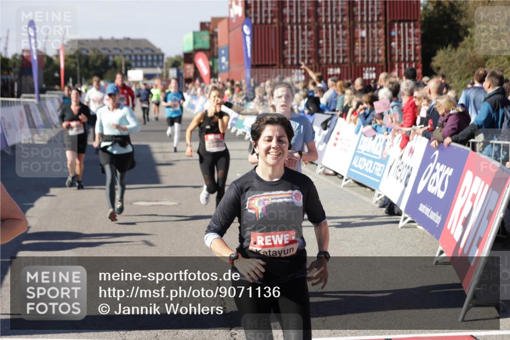 03.10.2025 - Köhlbrandbrückenlauf Jannik Wohlers http://msf.ph/oto/9071136 03.10.2025 13:14:58 Ziel 4224, 4232, 4244, 4282, 4406, 4784, 4890, 5054, 5173, 5525, 5535, 5737, 5760, 5761, 5814, 6017, 6128, 6129, 6293, 6344, 6454, 6815 meine-sportfotos.de