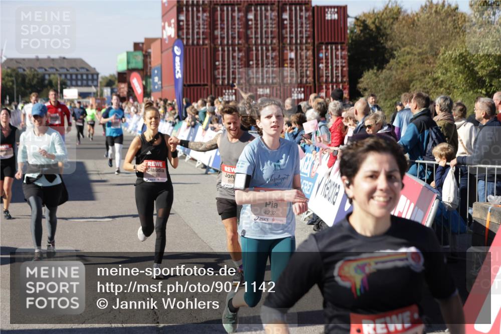 03.10.2025 - Köhlbrandbrückenlauf Jannik Wohlers http://msf.ph/oto/9071142 03.10.2025 13:14:59 Ziel 4224, 4232, 4244, 4282, 4406, 4784, 4890, 5054, 5173, 5525, 5535, 5737, 5760, 5761, 5814, 6017, 6128, 6129, 6293, 6454, 6810, 6815 meine-sportfotos.de