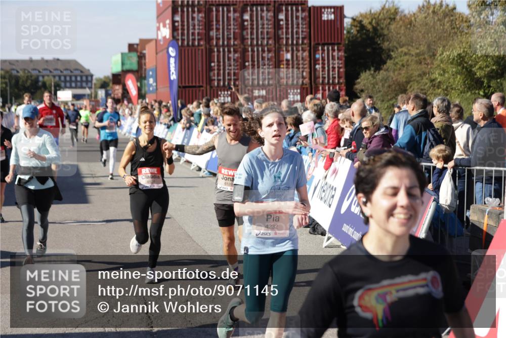 03.10.2025 - Köhlbrandbrückenlauf Jannik Wohlers http://msf.ph/oto/9071145 03.10.2025 13:14:59 Ziel 4224, 4232, 4244, 4282, 4406, 4784, 4890, 5054, 5173, 5525, 5535, 5737, 5760, 5761, 5814, 6017, 6128, 6129, 6293, 6454, 6810, 6815 meine-sportfotos.de
