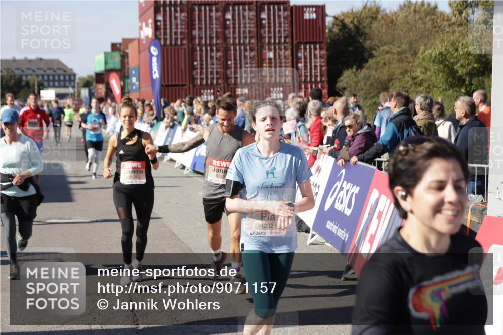 03.10.2025 - Köhlbrandbrückenlauf Jannik Wohlers http://msf.ph/oto/9071157 03.10.2025 13:14:59 Ziel 4224, 4232, 4244, 4282, 4406, 4784, 4890, 5054, 5173, 5525, 5535, 5737, 5760, 5761, 5814, 6017, 6128, 6129, 6293, 6454, 6810, 6815 meine-sportfotos.de