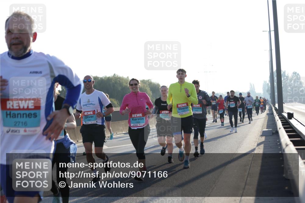 03.10.2025 - Köhlbrandbrückenlauf Jannik Wohlers http://msf.ph/oto/9071166 03.10.2025 09:17:47 Position 3 2716, 1567, 1566, 1335, 1111 meine-sportfotos.de
