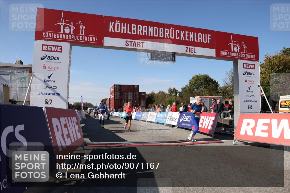 03.10.2025 - Köhlbrandbrückenlauf Lena Gebhardt http://msf.ph/oto/9071167 03.10.2025 13:36:35 Ziel 4735, 5199, 5278, 5585, 6003, 6004, 6023, 6825 meine-sportfotos.de
