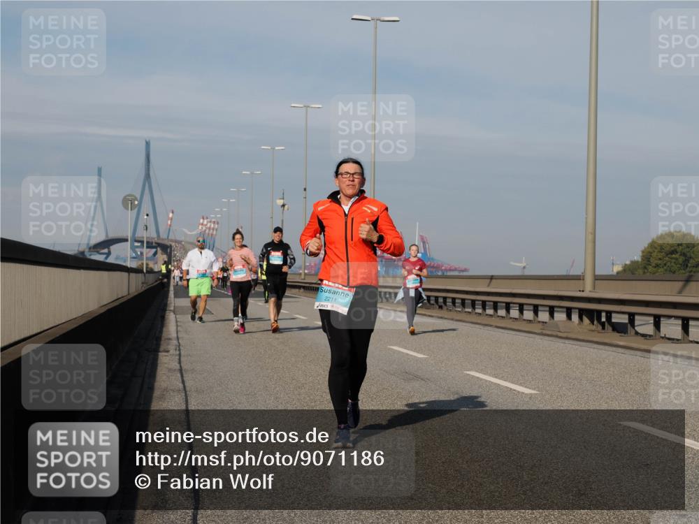 03.10.2025 - Köhlbrandbrückenlauf Fabian Wolf http://msf.ph/oto/9071186 03.10.2025 10:12:59 Position 3 2211 meine-sportfotos.de