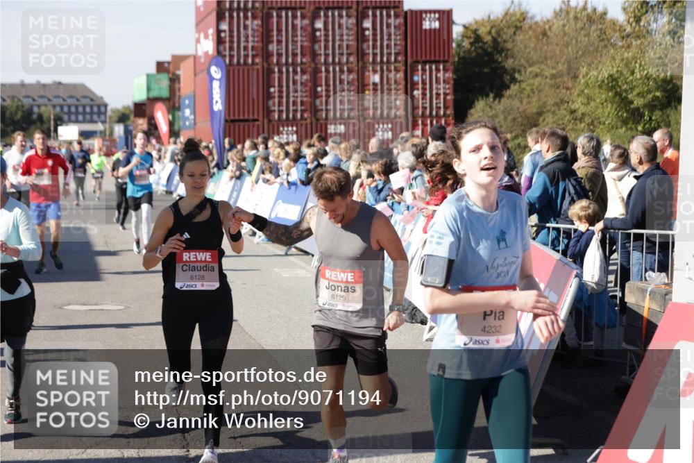 03.10.2025 - Köhlbrandbrückenlauf Jannik Wohlers http://msf.ph/oto/9071194 03.10.2025 13:14:59 Ziel 4224, 4232, 4244, 4282, 4406, 4784, 4890, 5054, 5173, 5525, 5535, 5737, 5760, 5761, 5814, 6017, 6128, 6129, 6293, 6454, 6810, 6815 meine-sportfotos.de