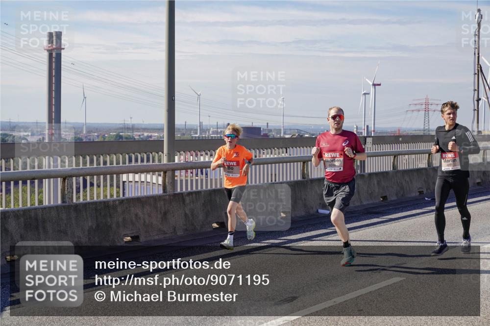 03.10.2025 - Köhlbrandbrückenlauf Michael Burmester http://msf.ph/oto/9071195 03.10.2025 12:36:07 Position 2 6016, 4233 meine-sportfotos.de