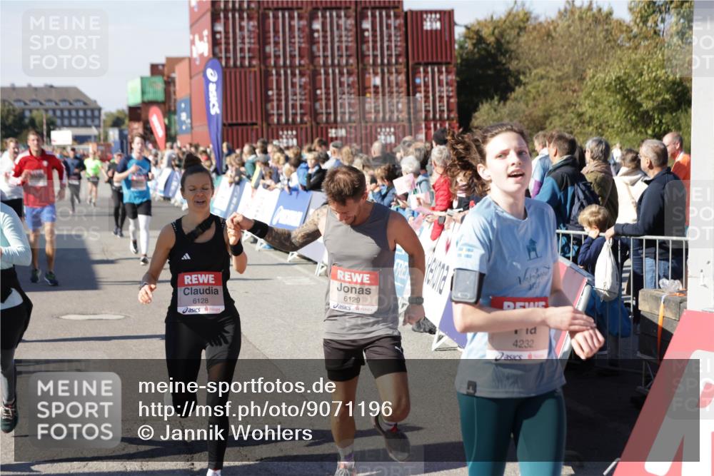 03.10.2025 - Köhlbrandbrückenlauf Jannik Wohlers http://msf.ph/oto/9071196 03.10.2025 13:14:59 Ziel 4224, 4232, 4244, 4282, 4406, 4784, 4890, 5054, 5173, 5525, 5535, 5737, 5760, 5761, 5814, 6017, 6128, 6129, 6293, 6454, 6810, 6815 meine-sportfotos.de