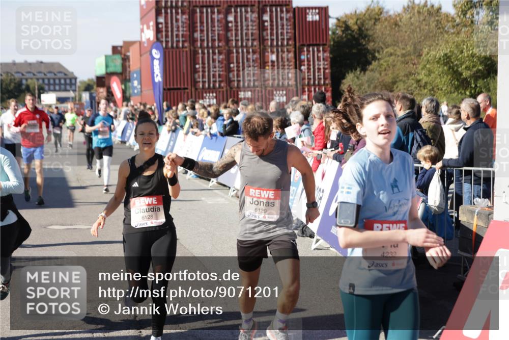 03.10.2025 - Köhlbrandbrückenlauf Jannik Wohlers http://msf.ph/oto/9071201 03.10.2025 13:14:59 Ziel 4224, 4232, 4244, 4282, 4406, 4784, 4890, 5054, 5173, 5525, 5535, 5737, 5760, 5761, 5814, 6017, 6128, 6129, 6293, 6454, 6810, 6815 meine-sportfotos.de