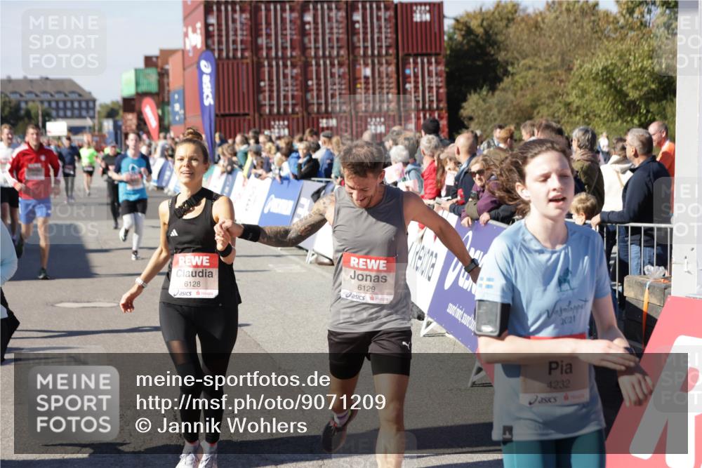 03.10.2025 - Köhlbrandbrückenlauf Jannik Wohlers http://msf.ph/oto/9071209 03.10.2025 13:14:59 Ziel 4224, 4232, 4244, 4282, 4406, 4784, 4890, 5054, 5173, 5525, 5535, 5737, 5760, 5761, 5814, 6017, 6128, 6129, 6293, 6454, 6810, 6815 meine-sportfotos.de