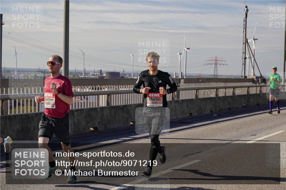 03.10.2025 - Köhlbrandbrückenlauf Michael Burmester http://msf.ph/oto/9071219 03.10.2025 12:36:08 Position 2 6016, 4233 meine-sportfotos.de