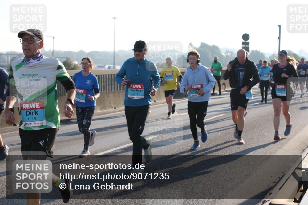 03.10.2025 - Köhlbrandbrückenlauf Lena Gebhardt http://msf.ph/oto/9071235 03.10.2025 09:24:35 Position 1 2111, 1813 meine-sportfotos.de