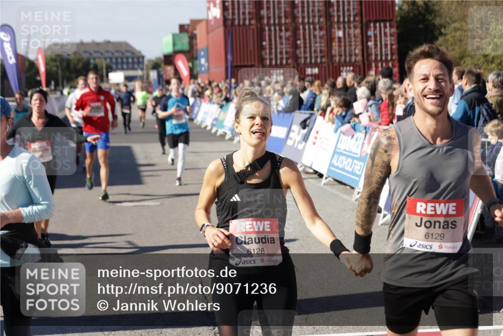 03.10.2025 - Köhlbrandbrückenlauf Jannik Wohlers http://msf.ph/oto/9071236 03.10.2025 13:15:00 Ziel 4224, 4232, 4244, 4282, 4406, 4784, 4890, 5054, 5173, 5525, 5535, 5737, 5760, 5761, 6017, 6128, 6129, 6293, 6454, 6810, 6815 meine-sportfotos.de