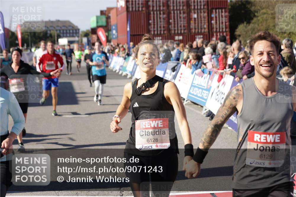 03.10.2025 - Köhlbrandbrückenlauf Jannik Wohlers http://msf.ph/oto/9071243 03.10.2025 13:15:00 Ziel 4224, 4232, 4244, 4282, 4406, 4784, 4890, 5054, 5173, 5525, 5535, 5737, 5760, 5761, 6017, 6128, 6129, 6293, 6454, 6810, 6815 meine-sportfotos.de
