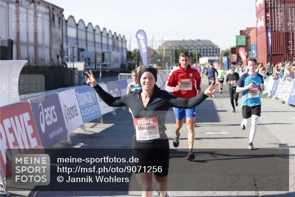 03.10.2025 - Köhlbrandbrückenlauf Jannik Wohlers http://msf.ph/oto/9071256 03.10.2025 13:15:02 Ziel 4090, 4232, 4244, 4282, 4406, 4784, 5054, 5173, 5737, 6017, 6128, 6129, 6189, 6293, 6454, 6810, 6815 meine-sportfotos.de