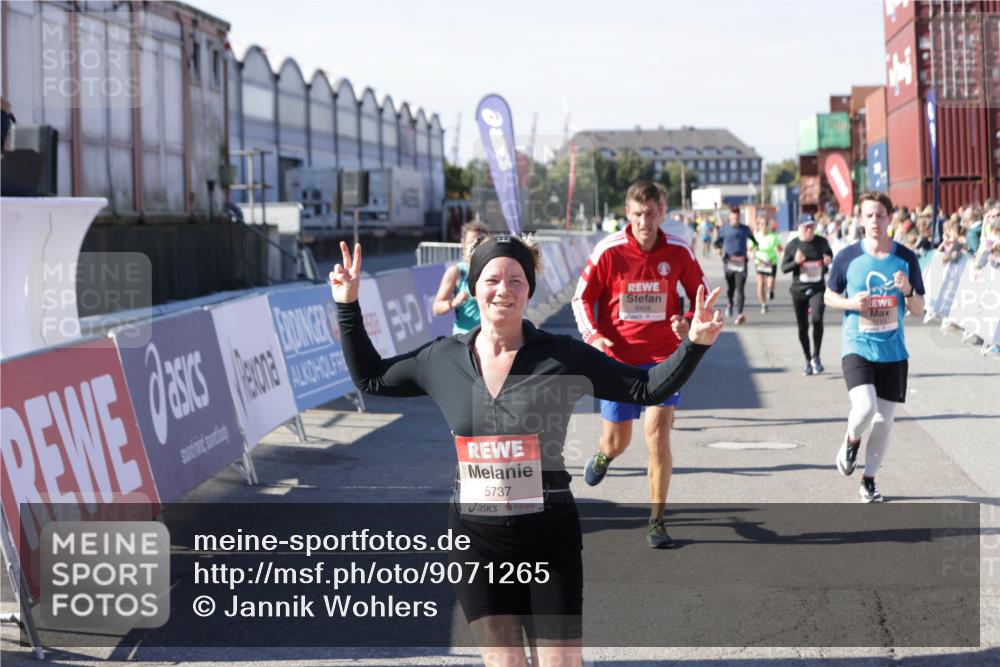 03.10.2025 - Köhlbrandbrückenlauf Jannik Wohlers http://msf.ph/oto/9071265 03.10.2025 13:15:02 Ziel 4090, 4232, 4244, 4282, 4406, 4784, 5054, 5173, 5737, 6017, 6128, 6129, 6189, 6293, 6454, 6810, 6815 meine-sportfotos.de