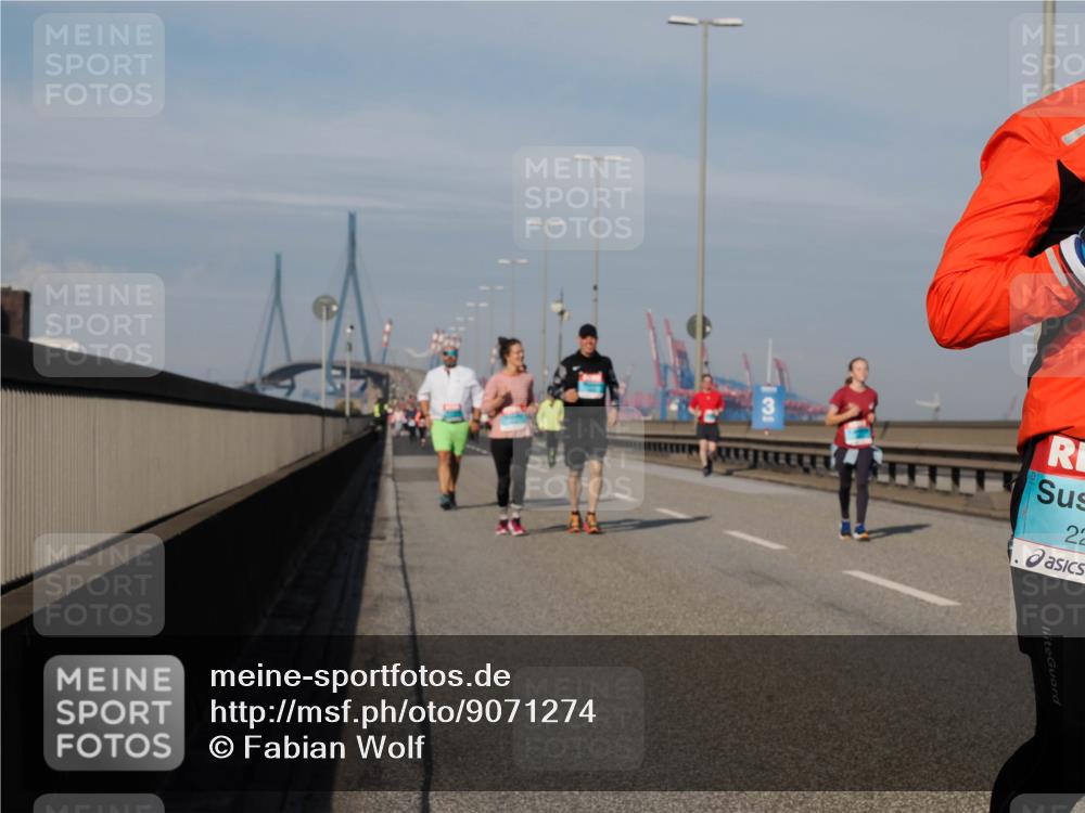 03.10.2025 - Köhlbrandbrückenlauf Fabian Wolf http://msf.ph/oto/9071274 03.10.2025 10:13:02 Position 3 22 meine-sportfotos.de