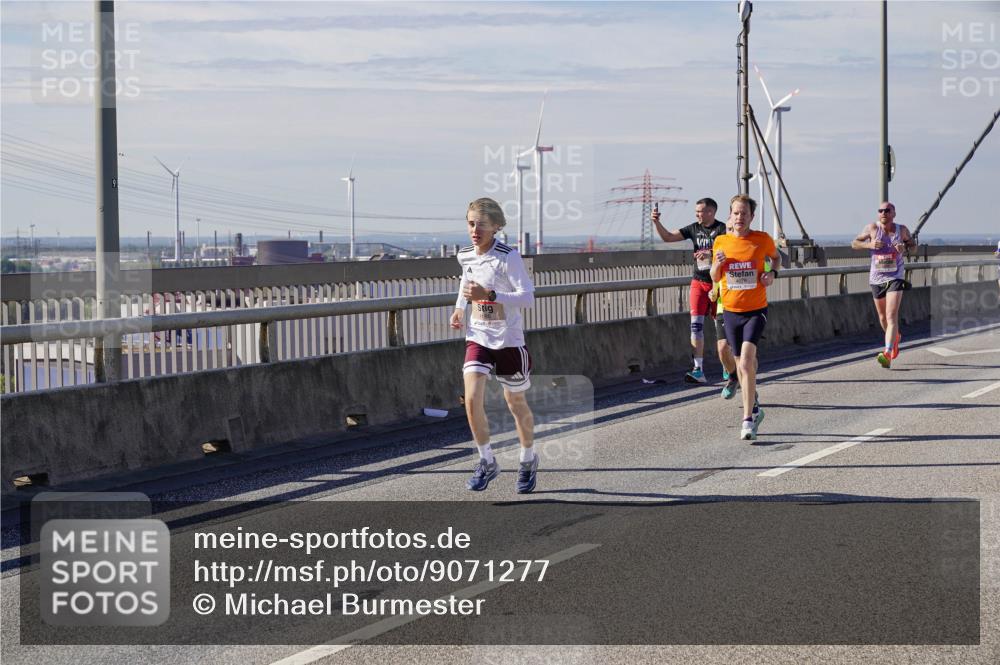03.10.2025 - Köhlbrandbrückenlauf Michael Burmester http://msf.ph/oto/9071277 03.10.2025 12:36:13 Position 2  meine-sportfotos.de