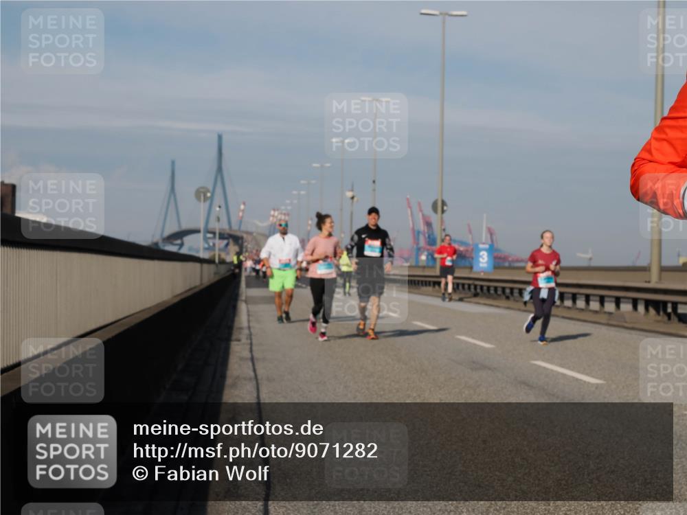 03.10.2025 - Köhlbrandbrückenlauf Fabian Wolf http://msf.ph/oto/9071282 03.10.2025 10:13:02 Position 3 3 meine-sportfotos.de