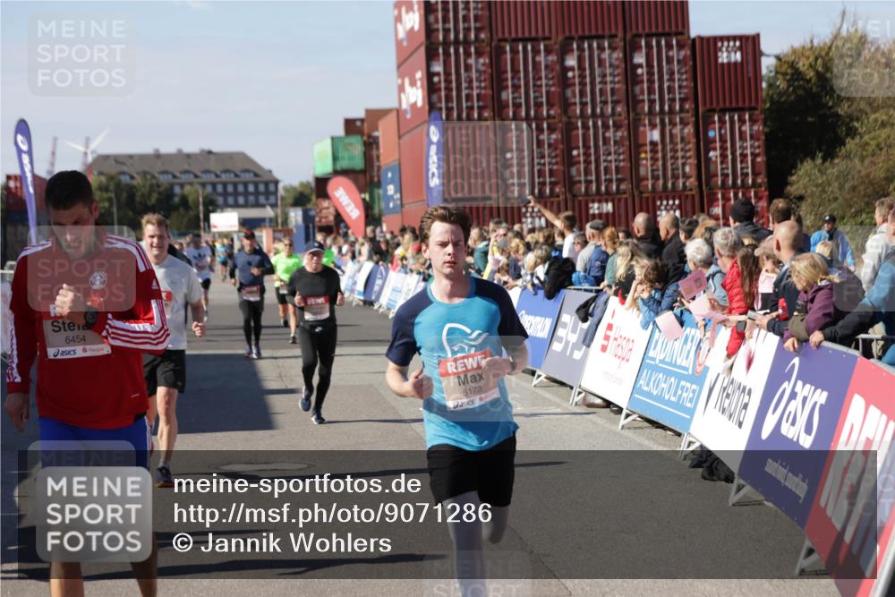 03.10.2025 - Köhlbrandbrückenlauf Jannik Wohlers http://msf.ph/oto/9071286 03.10.2025 13:15:03 Ziel 4090, 4232, 4244, 4282, 4406, 4784, 5054, 5173, 5737, 6017, 6128, 6129, 6189, 6249, 6252, 6293, 6454, 6810, 6815 meine-sportfotos.de