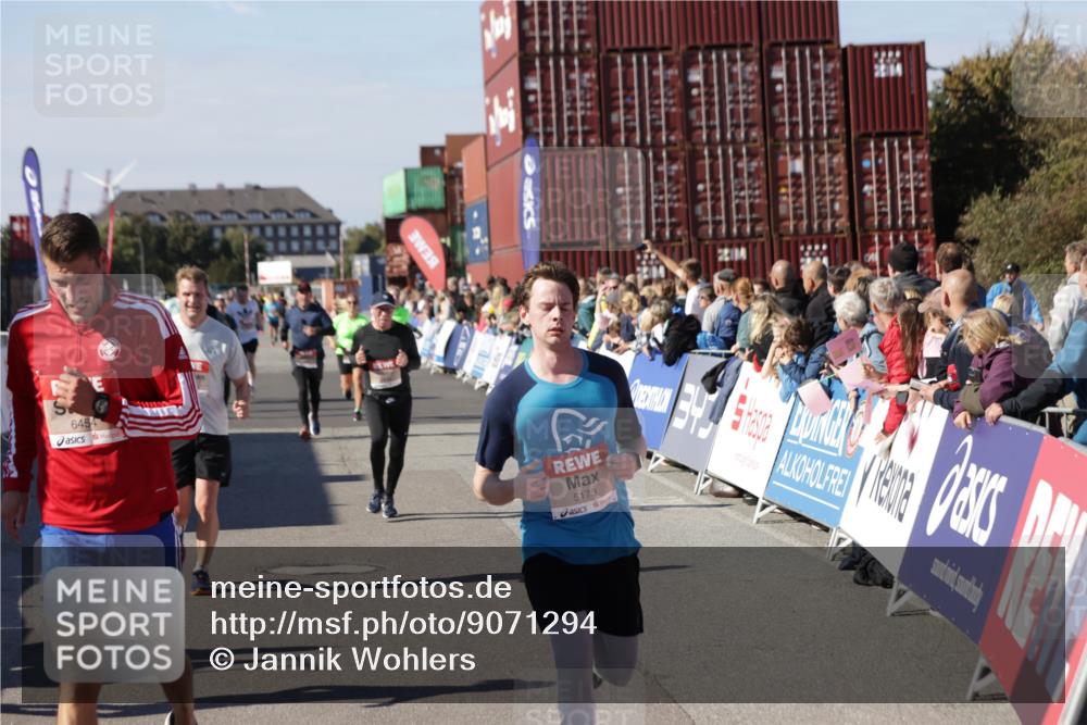 03.10.2025 - Köhlbrandbrückenlauf Jannik Wohlers http://msf.ph/oto/9071294 03.10.2025 13:15:03 Ziel 4090, 4232, 4244, 4282, 4406, 4784, 5054, 5173, 5737, 6017, 6128, 6129, 6189, 6249, 6252, 6293, 6454, 6810, 6815 meine-sportfotos.de