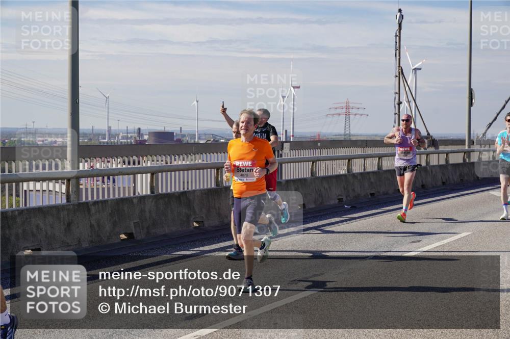 03.10.2025 - Köhlbrandbrückenlauf Michael Burmester http://msf.ph/oto/9071307 03.10.2025 12:36:15 Position 2 4078 meine-sportfotos.de