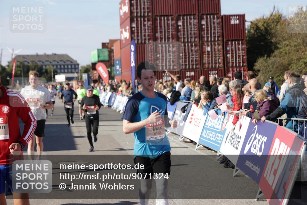 03.10.2025 - Köhlbrandbrückenlauf Jannik Wohlers http://msf.ph/oto/9071324 03.10.2025 13:15:03 Ziel 4090, 4232, 4244, 4282, 4406, 4784, 5054, 5173, 5737, 6017, 6128, 6129, 6189, 6249, 6252, 6293, 6454, 6810, 6815 meine-sportfotos.de