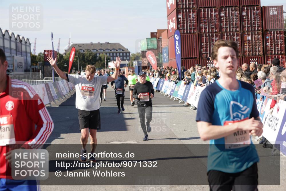 03.10.2025 - Köhlbrandbrückenlauf Jannik Wohlers http://msf.ph/oto/9071332 03.10.2025 13:15:04 Ziel 4090, 4232, 4244, 4282, 4406, 4784, 5054, 5173, 5186, 5737, 6017, 6128, 6129, 6189, 6249, 6252, 6293, 6454, 6810, 6815 meine-sportfotos.de