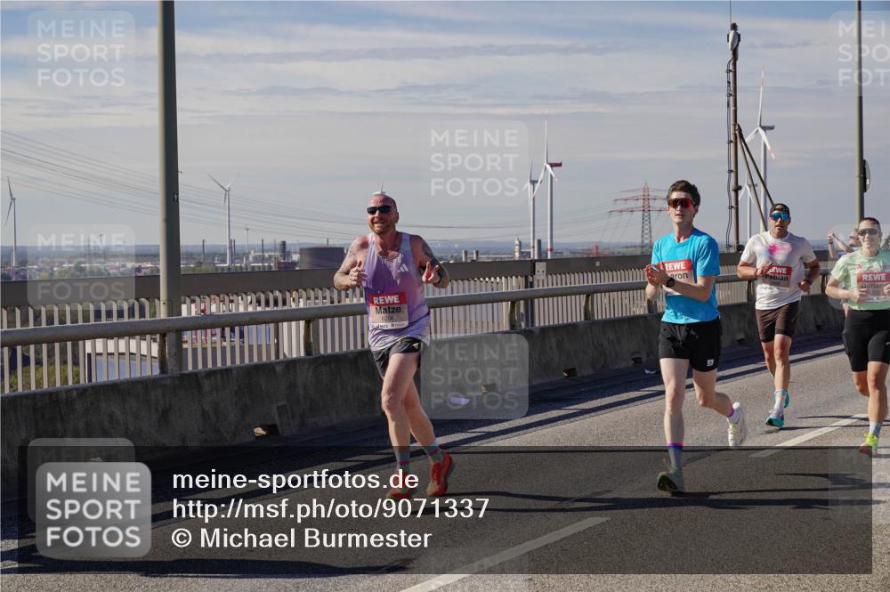 03.10.2025 - Köhlbrandbrückenlauf Michael Burmester http://msf.ph/oto/9071337 03.10.2025 12:36:17 Position 2 6206 meine-sportfotos.de