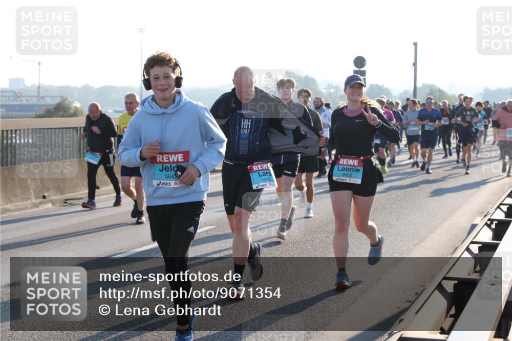 03.10.2025 - Köhlbrandbrückenlauf Lena Gebhardt http://msf.ph/oto/9071354 03.10.2025 09:24:36 Position 1 364, 3052, 2050 meine-sportfotos.de