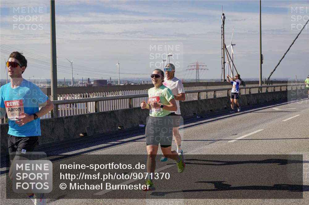03.10.2025 - Köhlbrandbrückenlauf Michael Burmester http://msf.ph/oto/9071370 03.10.2025 12:36:18 Position 2 4114 meine-sportfotos.de