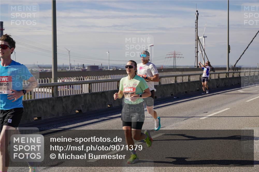 03.10.2025 - Köhlbrandbrückenlauf Michael Burmester http://msf.ph/oto/9071379 03.10.2025 12:36:19 Position 2 4114, 412 meine-sportfotos.de