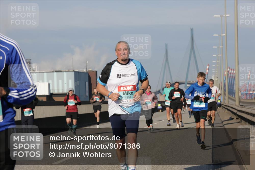 03.10.2025 - Köhlbrandbrückenlauf Jannik Wohlers http://msf.ph/oto/9071386 03.10.2025 09:49:41 Position 3 1351 meine-sportfotos.de