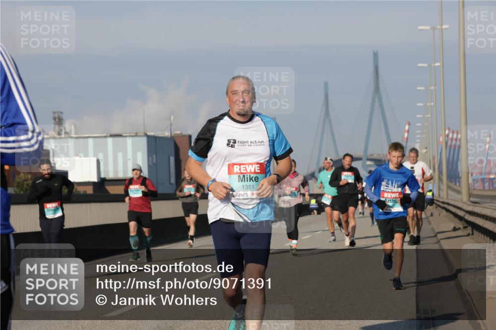03.10.2025 - Köhlbrandbrückenlauf Jannik Wohlers http://msf.ph/oto/9071391 03.10.2025 09:49:42 Position 3 1351 meine-sportfotos.de