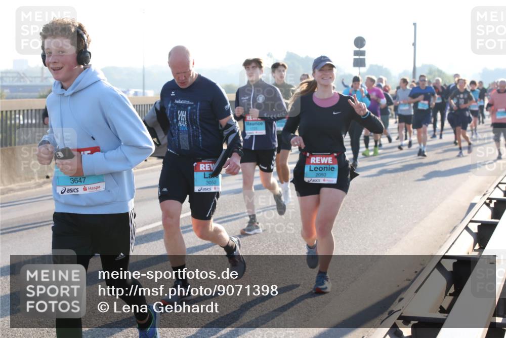 03.10.2025 - Köhlbrandbrückenlauf Lena Gebhardt http://msf.ph/oto/9071398 03.10.2025 09:24:37 Position 1 1725, 3647, 3052, 2050 meine-sportfotos.de